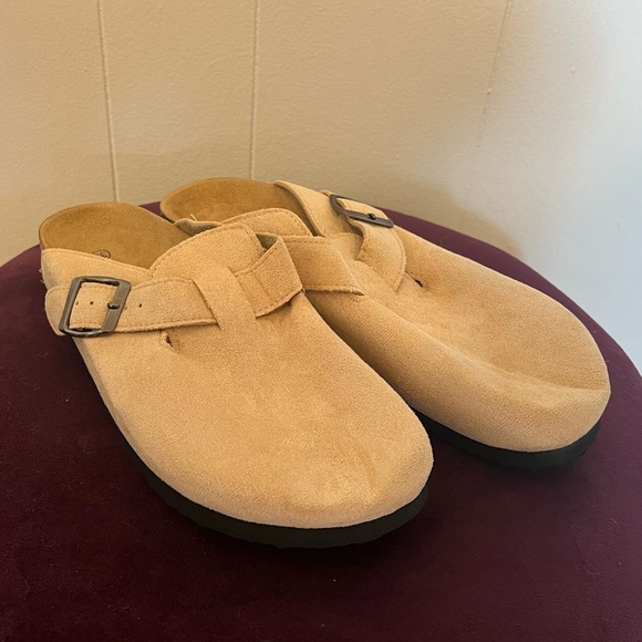 Shoes - Tan house slippers
